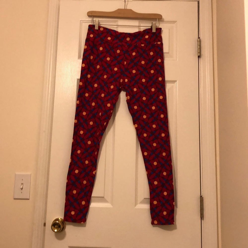 LuLaRoe Tall & Curvy Red Leggings